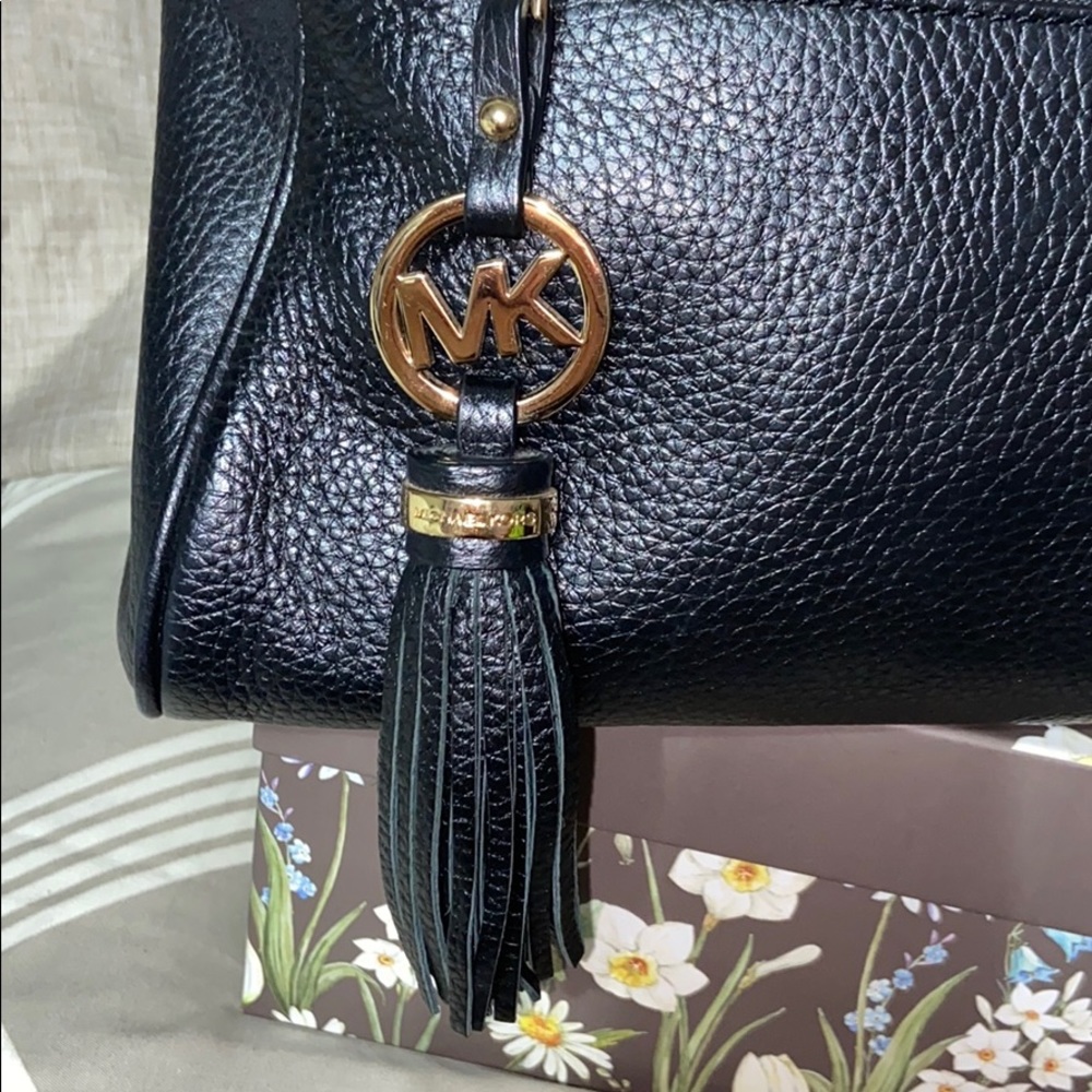 • HOST PICK• Michael Kors Handbag - Picture 6 of 8